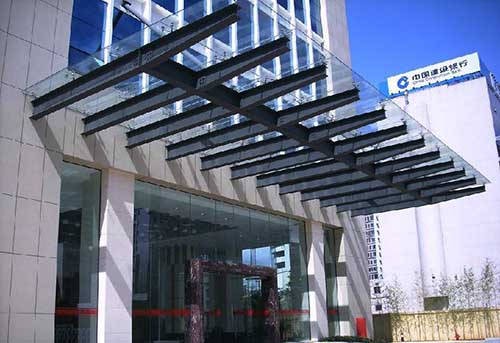 鋼結(jié)構(gòu)雨棚到底好不好？套在什么定額