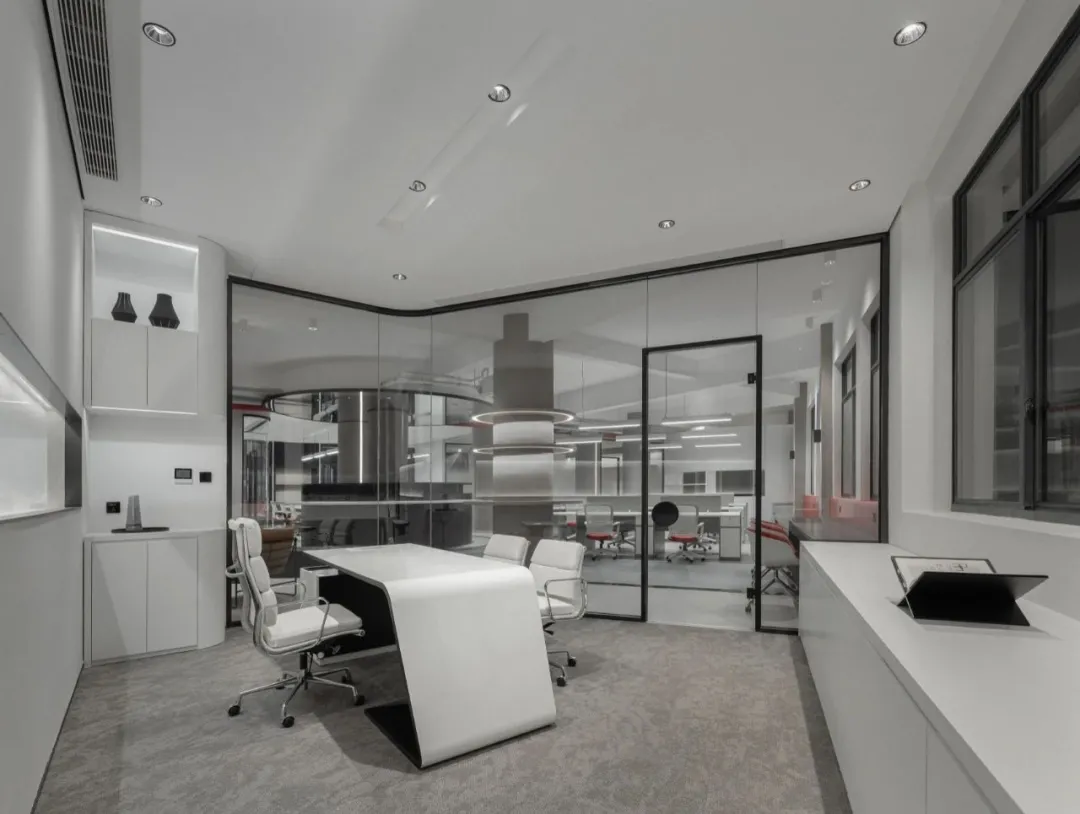 活性空間辦公室裝修案例 | 紅色因子喚醒空間新生 活性空間辦公室裝修案例 | 紅色因子喚醒空間新生