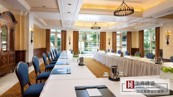 簡(jiǎn)約大氣上檔次的辦公室會(huì)議室裝修設(shè)計(jì)