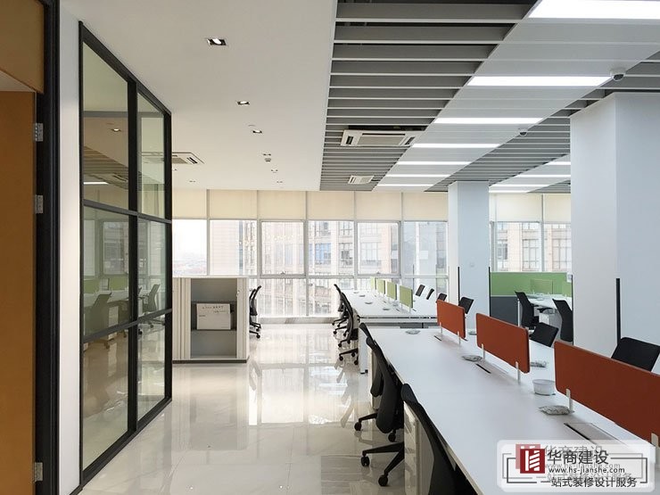 如何打造高大上的復式辦公室裝修，這些關(guān)鍵因素不能少